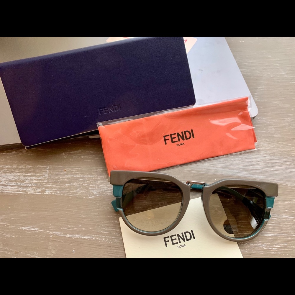 ❌GONE❌ Beautiful Fendi sunglasses with everything